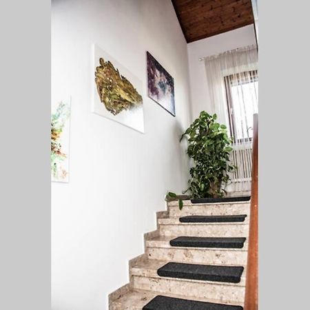 Apartment Pouringraz Fuer Kunst- Und Tennisliebhaber Exteriör bild