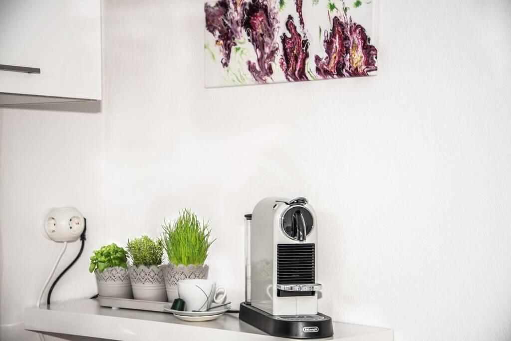 Apartment Pouringraz Fuer Kunst- Und Tennisliebhaber Exteriör bild