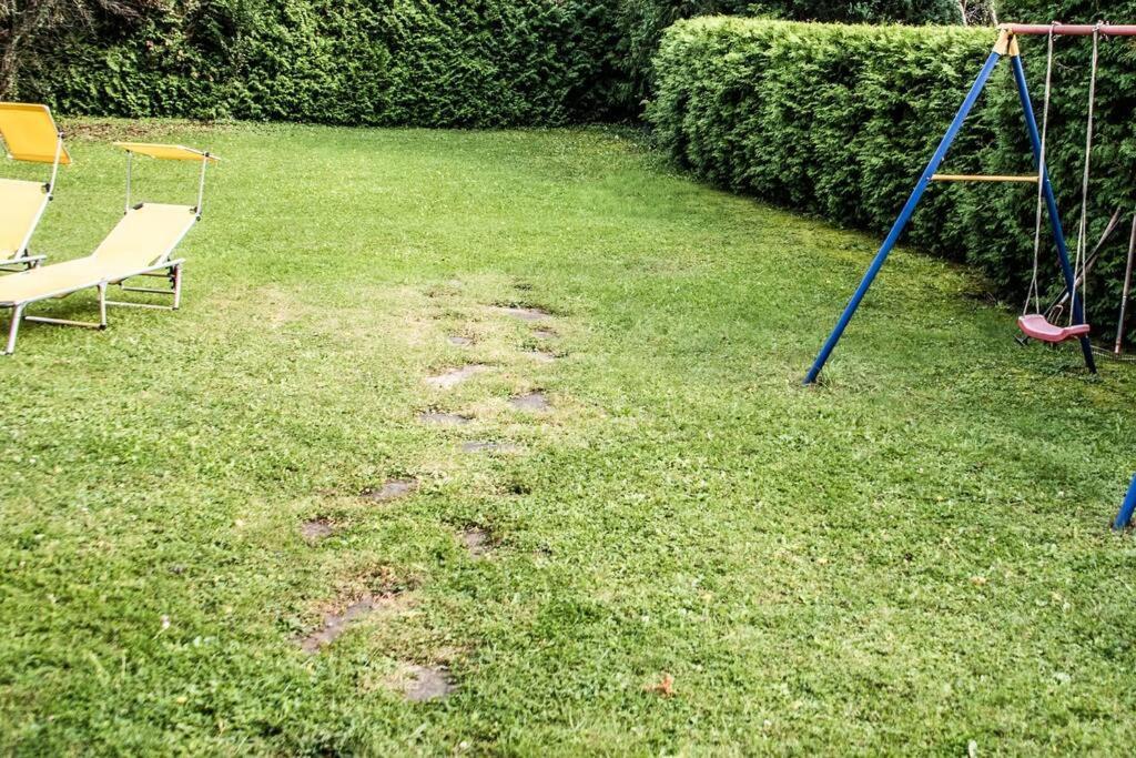 Apartment Pouringraz Fuer Kunst- Und Tennisliebhaber Exteriör bild