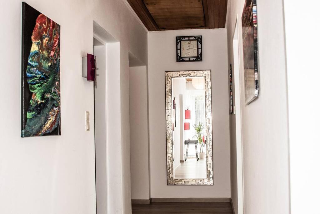 Apartment Pouringraz Fuer Kunst- Und Tennisliebhaber Exteriör bild